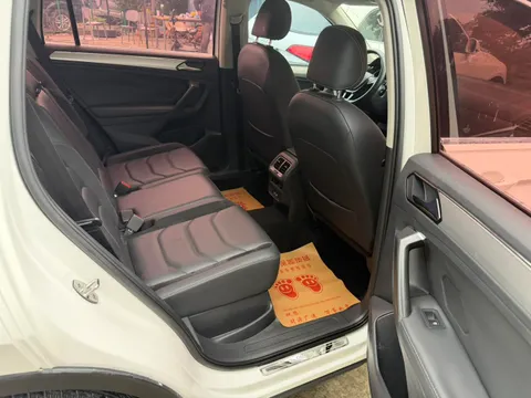 Volkswagen Tiguan L