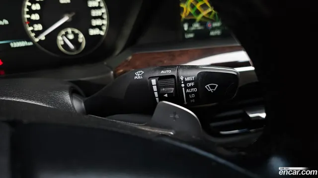Genesis G90 (EQ900)