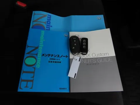 Honda N-BOX Custom