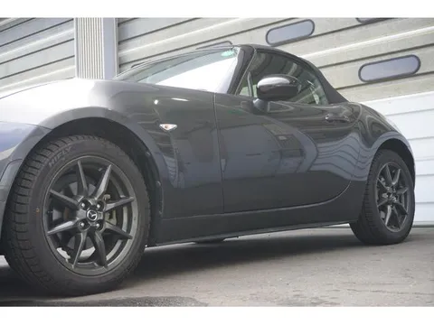 Mazda MX-5 (Roadster)