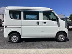 Mitsubishi Minicab Van