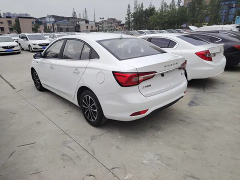 Roewe i5