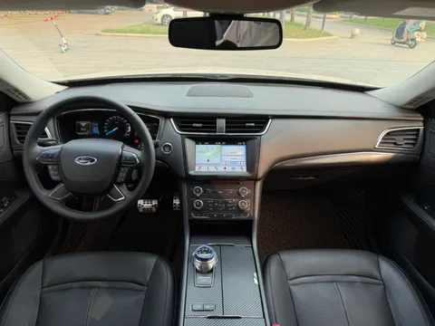 Ford Taurus