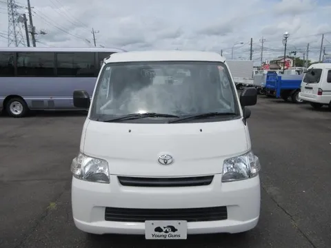 Toyota TownAce Van