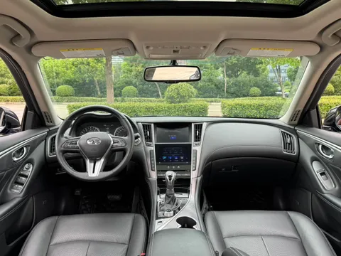 Infiniti Q50L