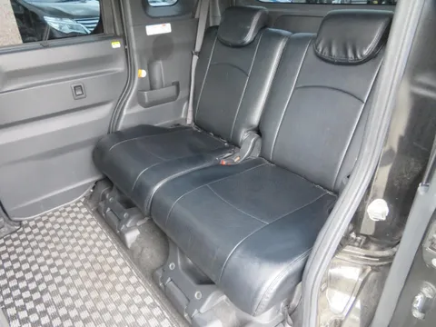 Toyota Pixis Mega