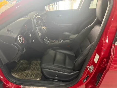 Mercedes-Benz Mercedes-Benz GLA