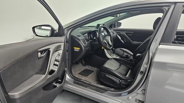 Hyundai Elantra (Avante)