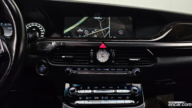 Genesis G90 (EQ900)