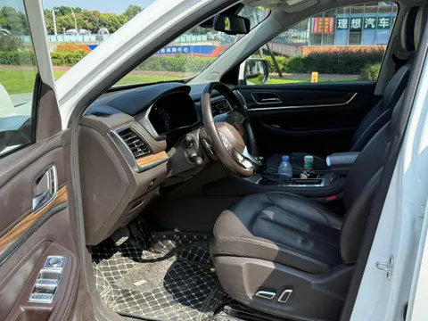 Roewe RX8