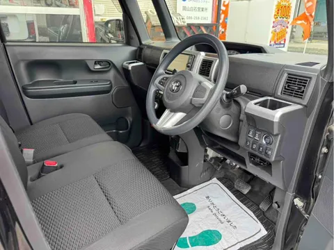 Toyota Pixis Mega