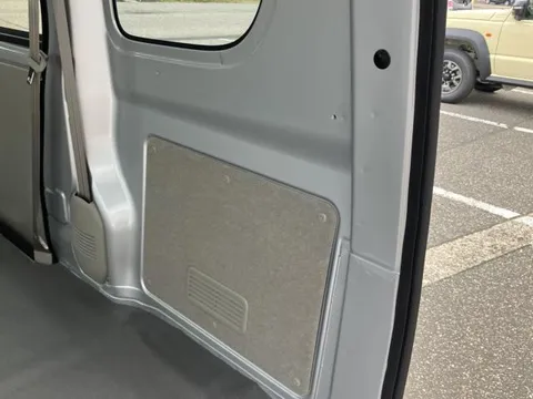Nissan Clipper Van