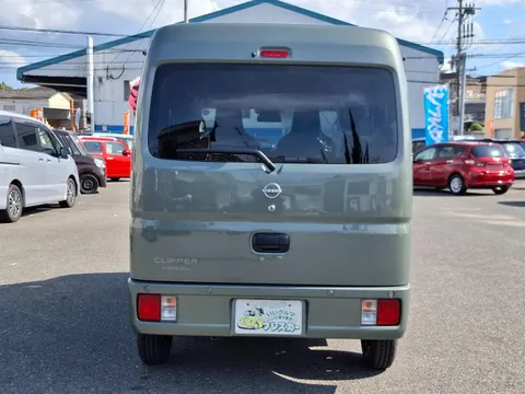 Nissan Clipper Van