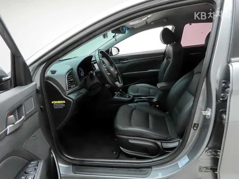 Hyundai Elantra (Avante)