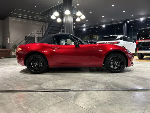 Mazda MX-5 (Roadster)