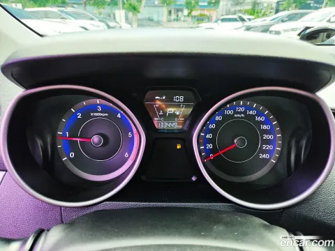 Hyundai Elantra (Avante)