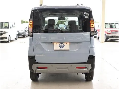 Mitsubishi Delica Mini