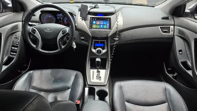 Hyundai Elantra (Avante)