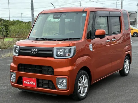 Toyota Pixis Mega
