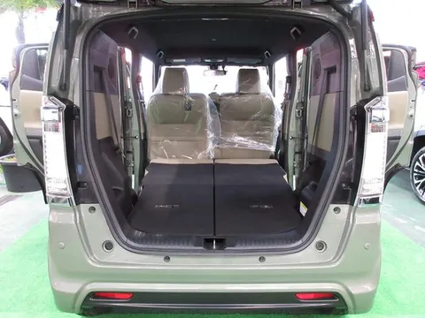 Honda N-BOX Slash