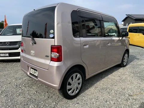 Toyota Pixis Space