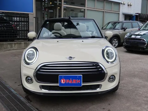 MINI Cooper Convertible
