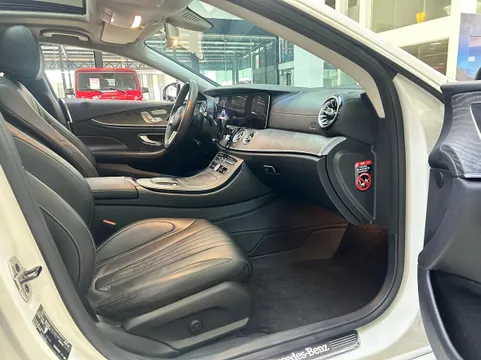 Mercedes-Benz Mercedes-Benz CLS