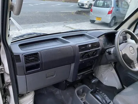 Nissan Clipper Van