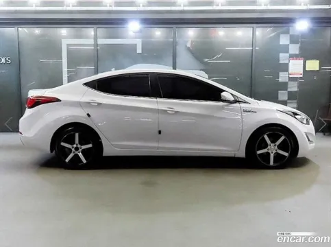 Hyundai Elantra (Avante)
