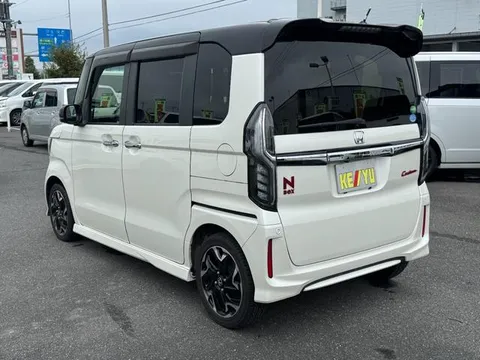 Honda N-BOX Custom