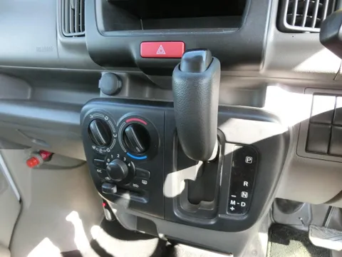 Mitsubishi Minicab Van