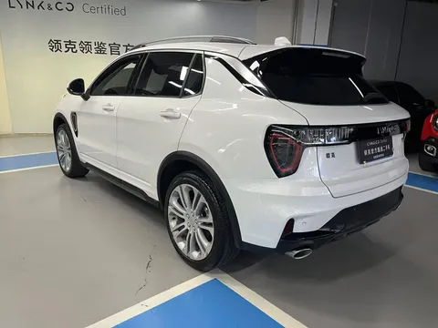 Lynk & Co 01