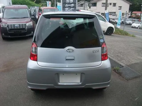 Daihatsu Esse