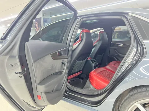 Audi S4