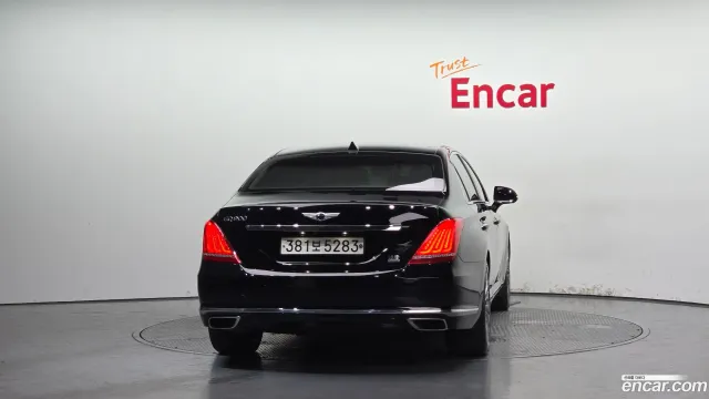 Genesis G90 (EQ900)