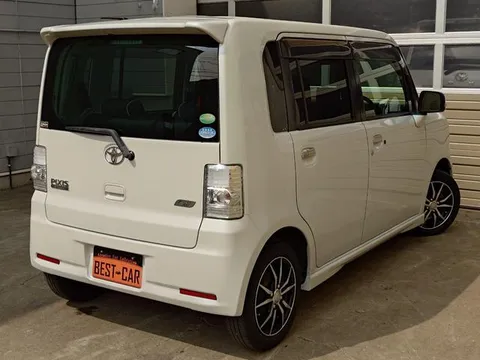Toyota Pixis Space