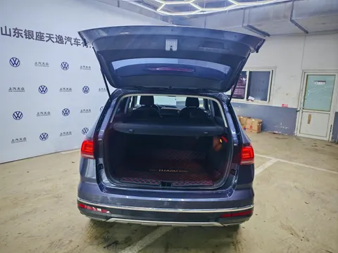 Volkswagen Tharu