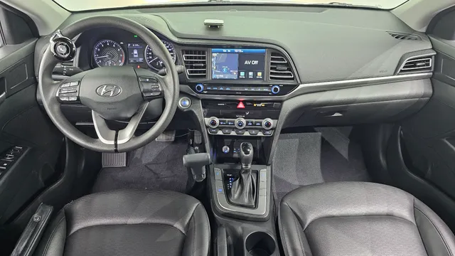 Hyundai Elantra (Avante)