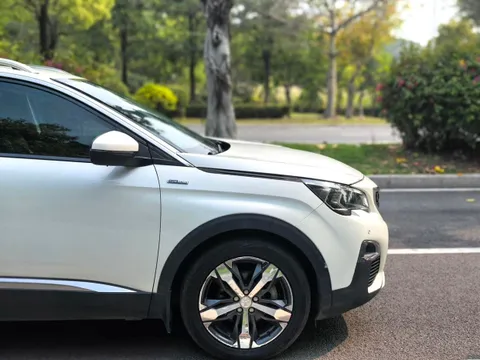 Peugeot 4008
