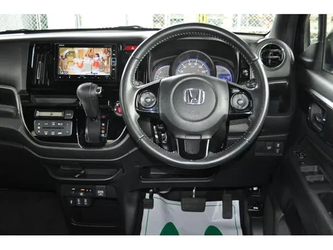 Honda N-WGN Custom