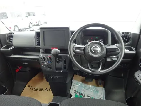 Nissan Clipper Van