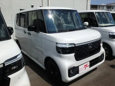 Honda N-BOX Custom