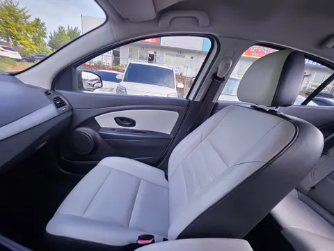 Renault SM3