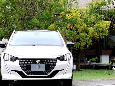 Peugeot 208