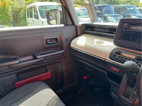 Suzuki Spacia