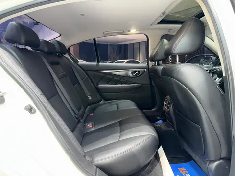 Infiniti Q50L