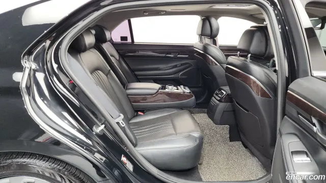 Genesis G90 (EQ900)