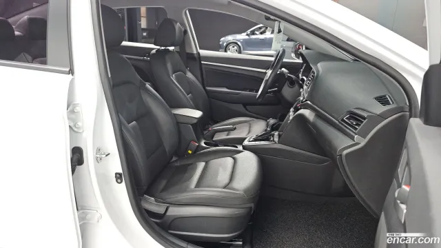 Hyundai Elantra (Avante)
