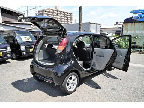 Mitsubishi I