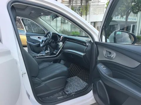 Roewe RX5